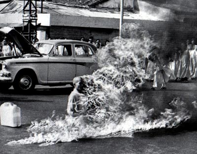 IMAGE(http://judgmentalobserver.files.wordpress.com/2009/09/vietnam-monk-self-immolation.jpg)